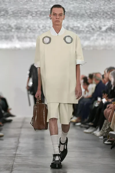 Look 27